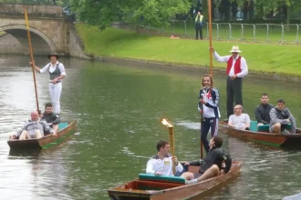 Best Family-Friendly Punting Tips for Your River Trip