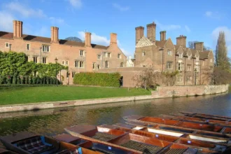 Literary Walking Tours of Oxford : Complete Guide to Oxford’s Literary Heritage