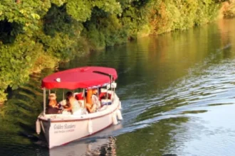 Most Iconic Bridges for Punting Views in Cambridge and Oxford