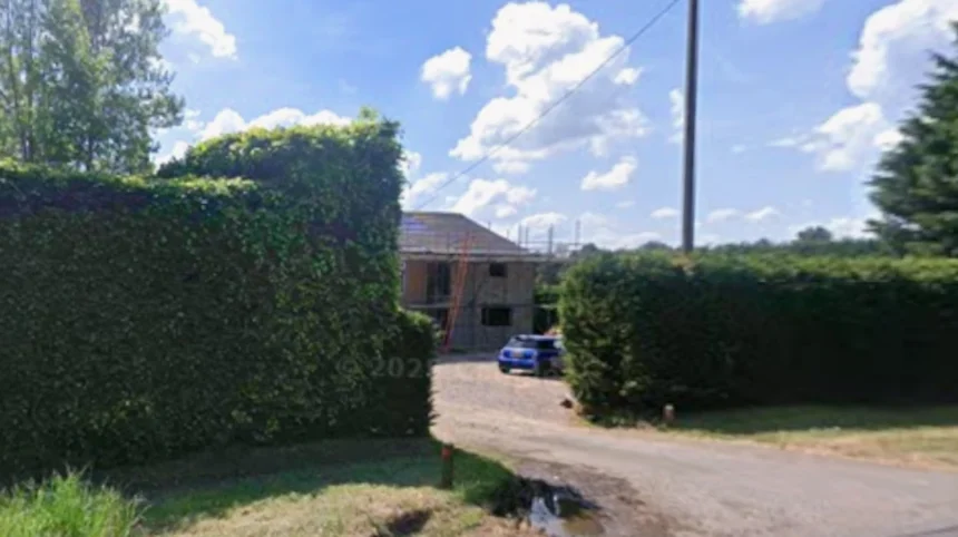 The Unique Oxford Tutorial System Demystified