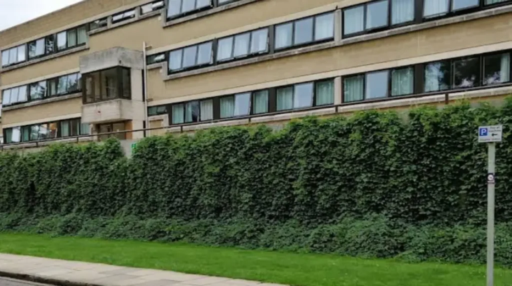 Oxford Formal Hall Dinners: Tradition Guide