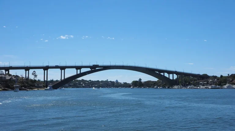 What Are the Most Iconic Bridges for Punting Views in Cambridge and Oxford
