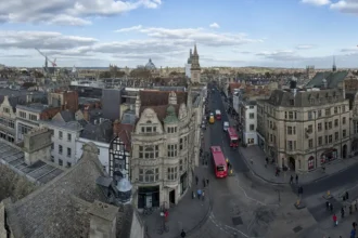 How to Walk from Covered Market to Carfax Tower in Oxford Route, History & Tips