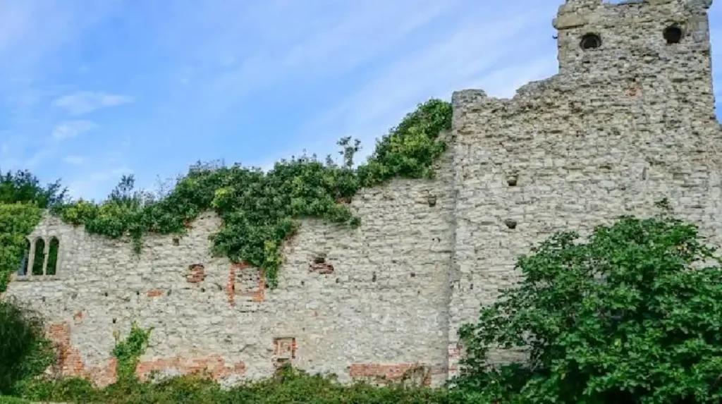 What Makes Merton College Fellows Garden a Historic Oxford Treasure Worth Visiting?