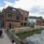 What Are the Best Pet‑Friendly Lodging Options in Oxford