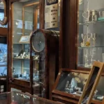 What Is the Significance of Jewelry with Oxford Motifs in Fine Metalcraft
