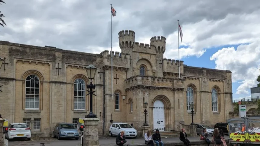 What does Oxfordshire District Council do for residents