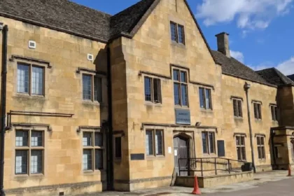What is Baanbury Magistrates Court and How Does It Work