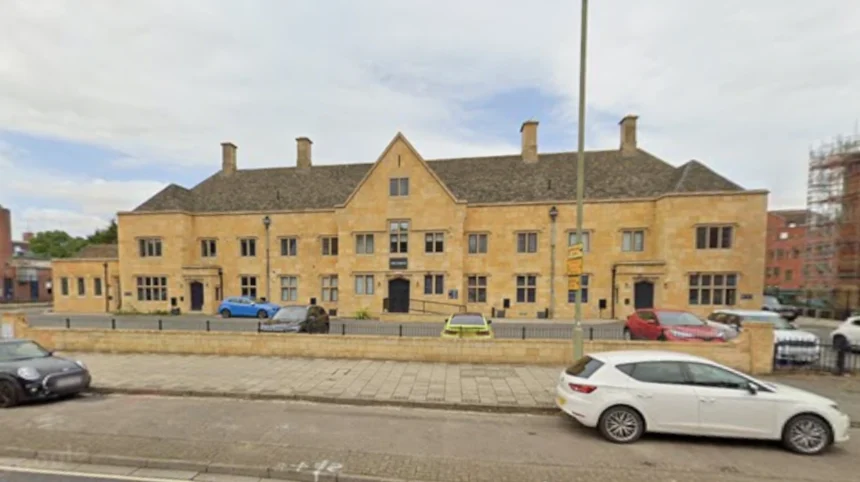 What is Banbury Magistrates' Court and how does it work