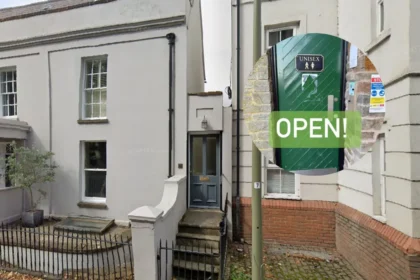 Woman Found Dead at Banbury Cross Public Toilets in Banbury