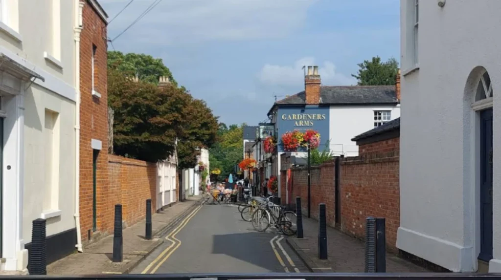 Why is Little Clarendon Street Oxford a Major Cultural and Historical Destination?
