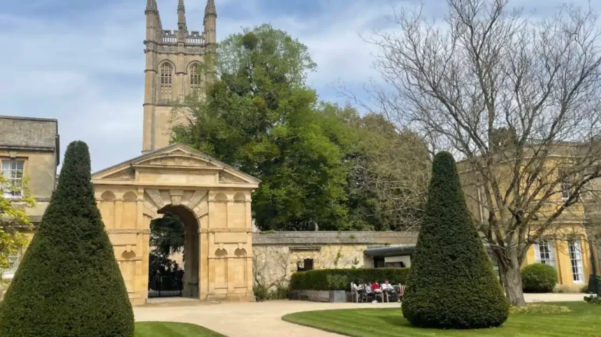 What Are the Top Historical and Cultural Attractions in Oxford